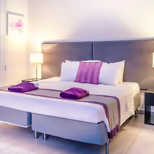 https://napian-suites.hotelsatayianapa.com