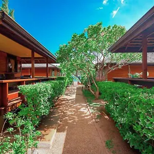 https://moorea-golf-lodge.frenchpolynesia-hotels.com