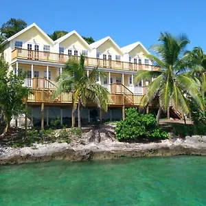 3* Resort Bluff House & Marina